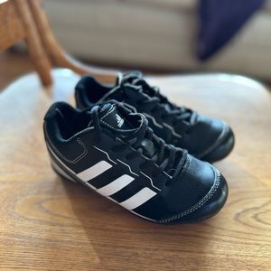 Adidas boys baseball cleats